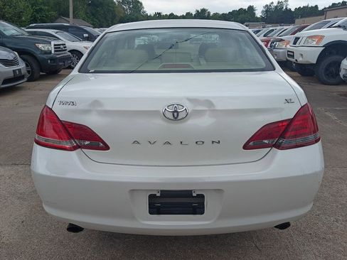 Used 2008 Toyota Avalon XLS FWD image 6