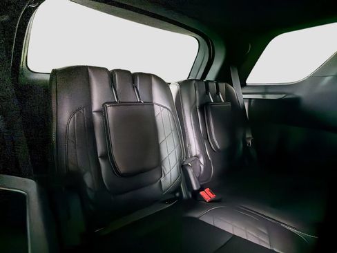 Used 2018 Ford Explorer Platinum AWD/4WD image 28