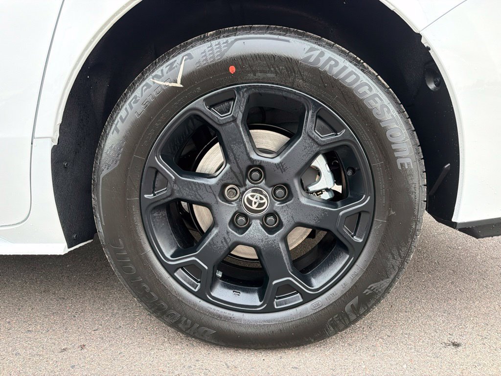 New 2026 Toyota Sienna XLE Woodland Edition AWD/4WD image 34