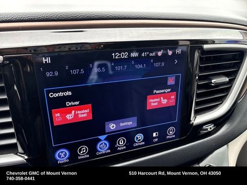 Used 2017 Chrysler Pacifica Touring-L image 33