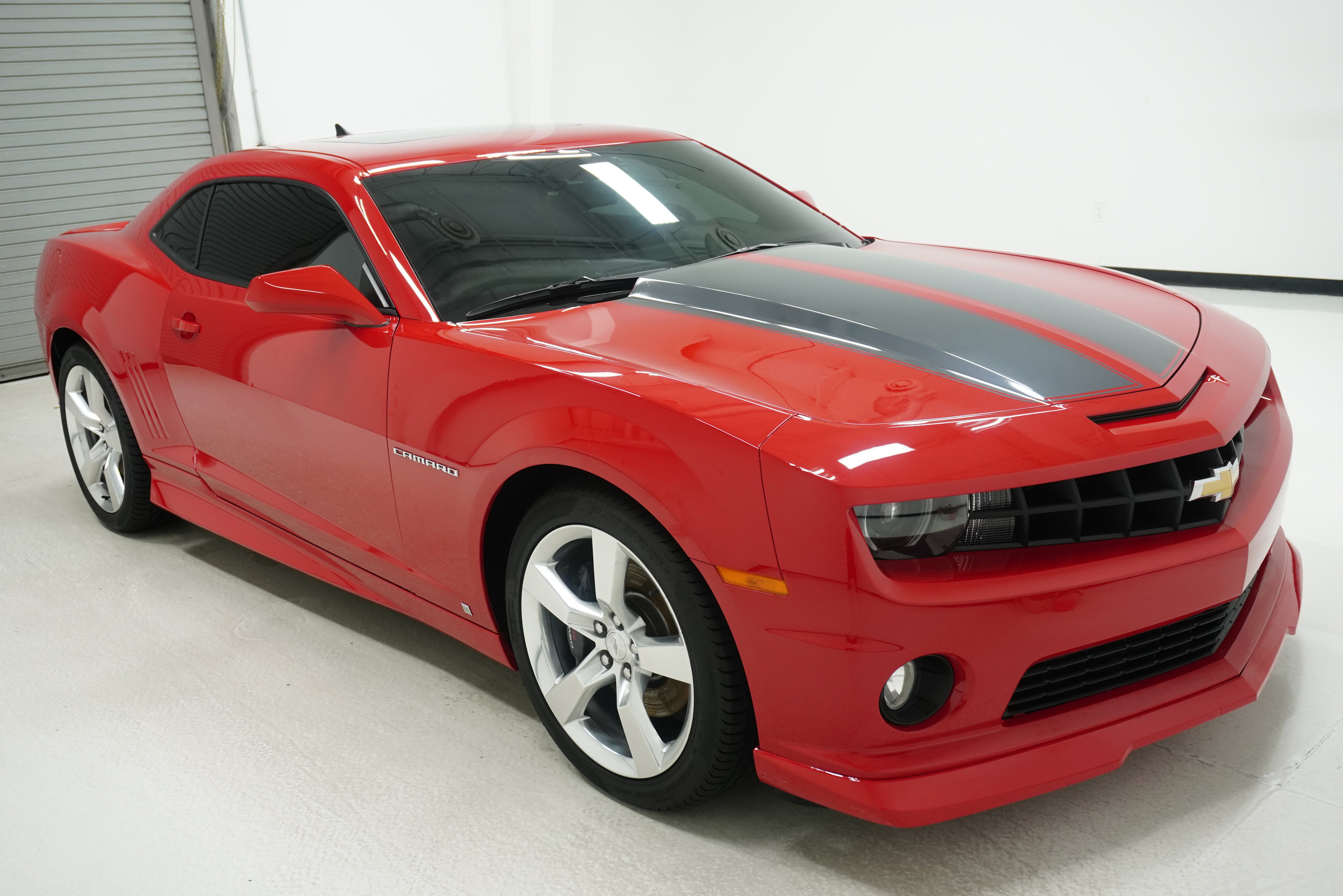 Used 2010 Chevrolet Camaro SS w/ RS Package RWD image 3