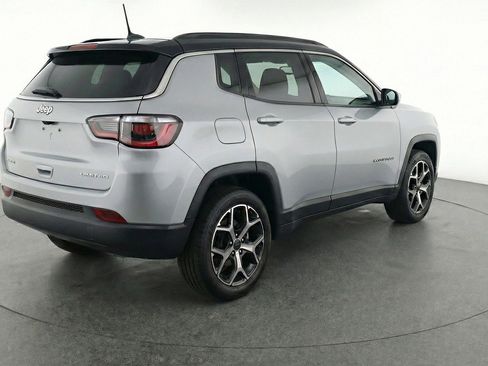 Used 2025 Jeep Compass Limited image 9