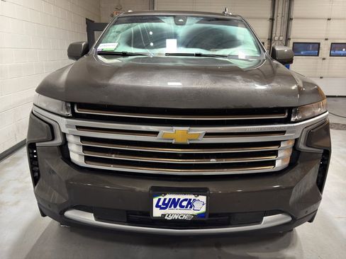 Used 2021 Chevrolet Suburban High Country w/ Premium Package image 8