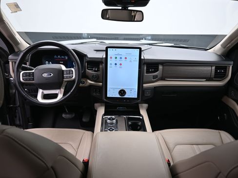 Used 2022 Ford Expedition Limited image 23