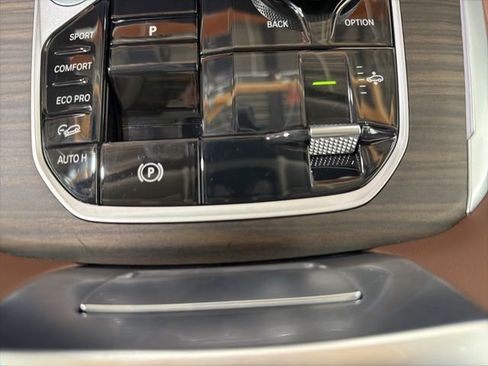 Used 2026 BMW X7 xDrive40i w/ Premium Package image 44