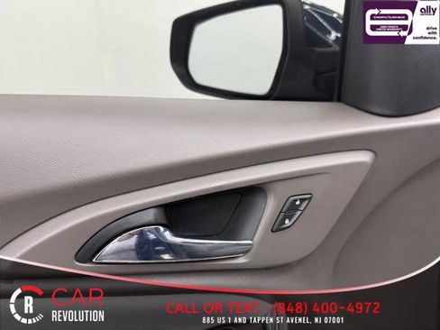 Used 2021 Chevrolet Malibu LT image 38