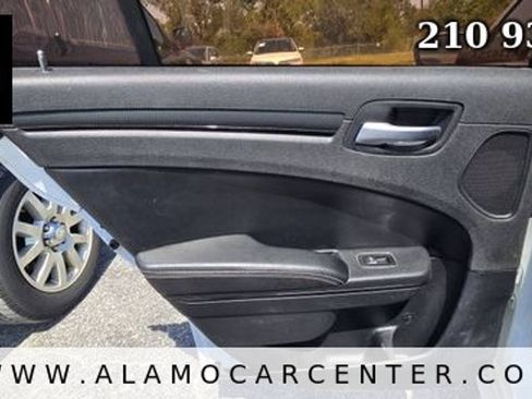 Used 2013 Chrysler 300 S RWD image 27