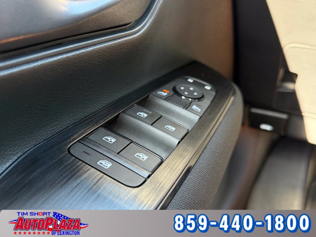 Used 2025 Nissan Kicks S AWD/4WD image 17