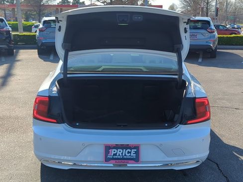 Used 2024 Volvo S90 T8 Ultimate w/ Lounge Package image 9