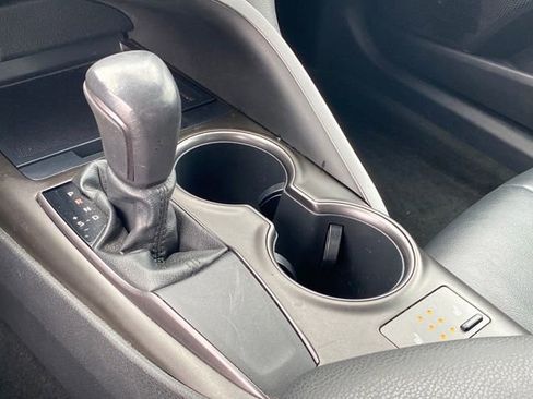 Used 2021 Toyota Camry SE image 10