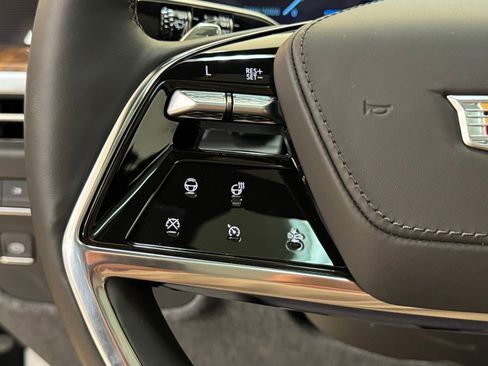 New 2025 Cadillac Escalade Sport Platinum w/ LPO, ONYX Package image 34