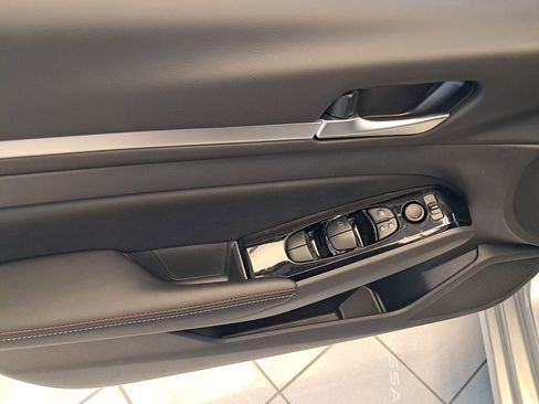 New 2025 Nissan Altima 2.5 SR w/ SR Premium Package image 11