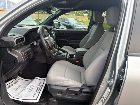 Used 2025 Toyota Tacoma SR5 AWD/4WD image 23