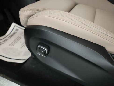 Used 2025 Volvo EX90 Plus image 10