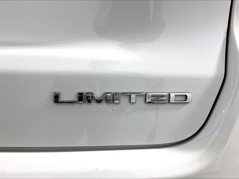 Used 2025 Jeep Compass Limited AWD/4WD image 14