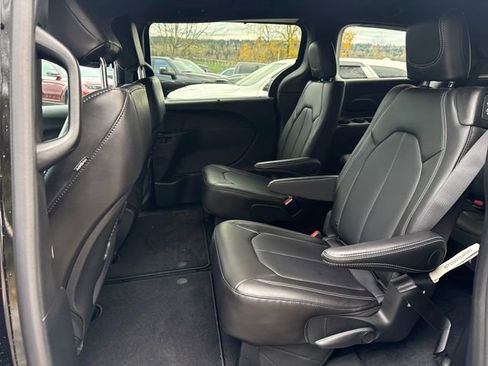 New 2026 Chrysler Pacifica Select image 14