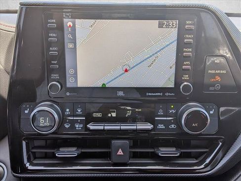 Used 2021 Toyota Highlander XSE FWD image 15