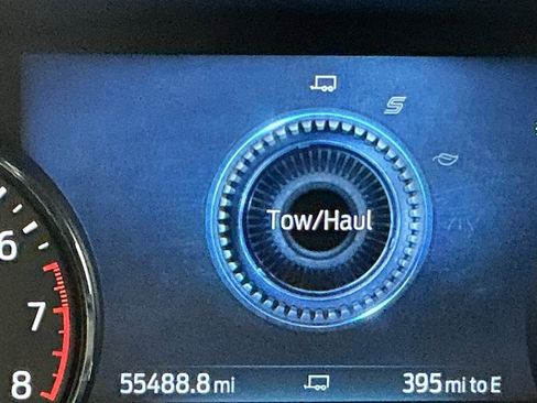 Used 2023 Ford Explorer XLT w/ Equipment Group 202A image 9