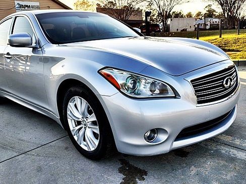 Used 2011 INFINITI M37 w/ Premium Pkg image 11