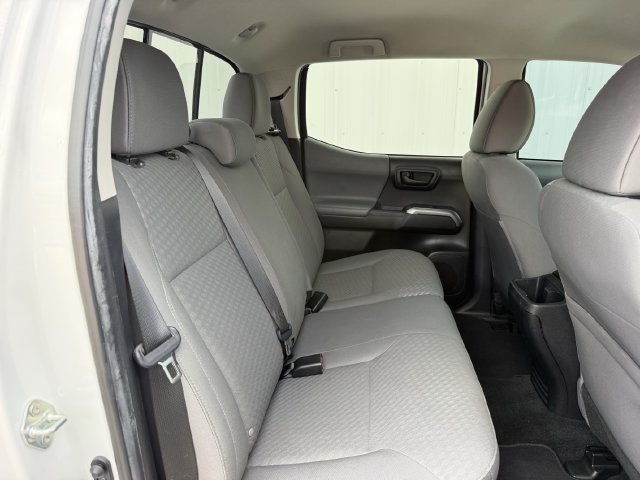 Used 2022 Toyota Tacoma SR5 RWD image 31