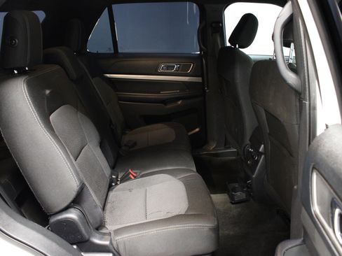 Used 2018 Ford Explorer XLT w/ Equipment Group 201A image 16