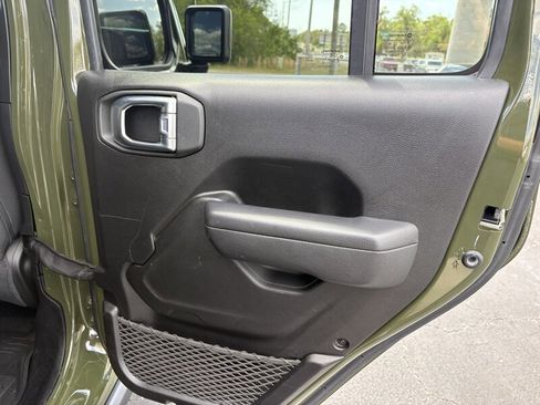 Used 2022 Jeep Wrangler 4WD Unlimited Willys image 22