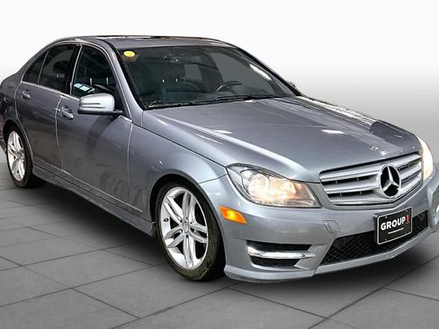 Used 2013 Mercedes-Benz C 300 4MATIC Sedan image 3