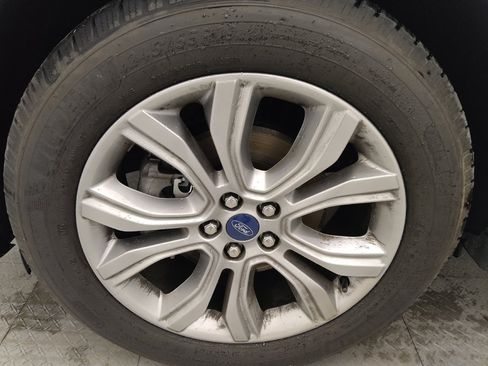 Used 2019 Ford Edge Titanium FWD image 31