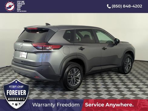 Used 2023 Nissan Rogue S FWD image 6
