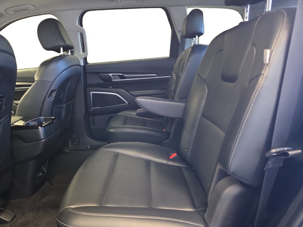 Used 2025 Kia Telluride S FWD image 26