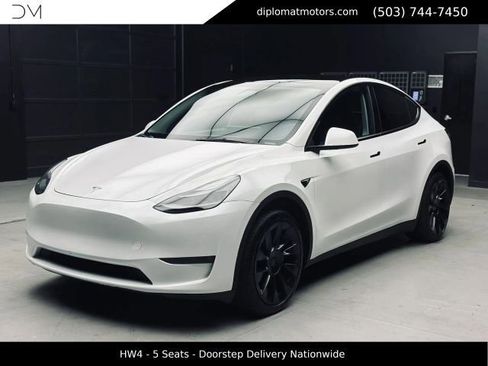 Used 2024 Tesla Model Y Long Range AWD/4WD image 1