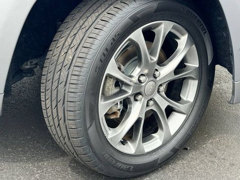 Used 2019 Jeep Grand Cherokee Summit AWD/4WD image 9
