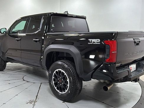 Certified 2025 Toyota Tacoma TRD Off-Road image 7