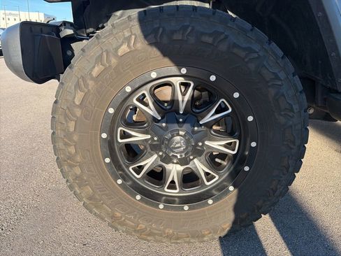 Used 2019 Jeep Wrangler Unlimited Sahara image 10