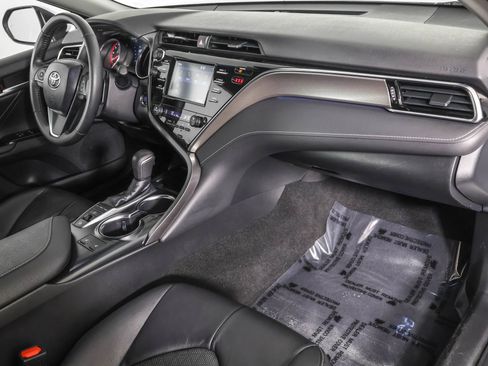 Used 2018 Toyota Camry XSE image 42