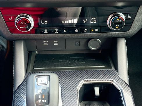 New 2025 Mitsubishi Outlander SE image 16