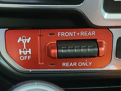 Used 2018 Jeep Wrangler Rubicon AWD/4WD image 15