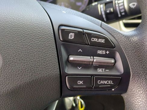 Used 2020 Hyundai Elantra SE w/ Cargo Package (C1) image 15