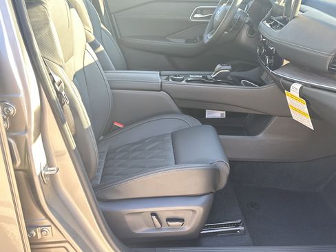 New 2026 Nissan Rogue Platinum w/ Platinum Premium Package AWD/4WD image 13