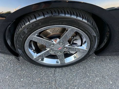 Used 2005 Chevrolet Corvette Coupe w/ Preferred Equipment Group RWD image 8