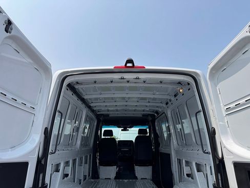 Used 2025 Mercedes-Benz Sprinter 2500 image 21