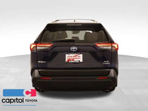Certified 2022 Toyota RAV4 XLE Premium AWD/4WD image 4