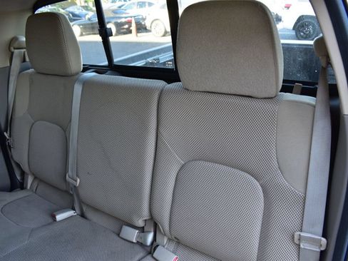 Used 2015 Nissan Frontier SV w/ SV Value Truck Package AWD/4WD image 22