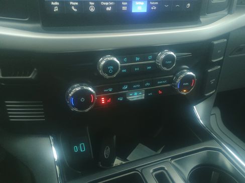 Used 2023 Ford F150 Lightning XLT image 27