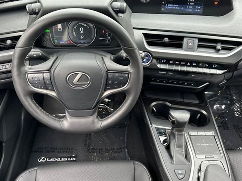 Used 2020 Lexus UX 250h w/ Premium Package AWD/4WD image 31