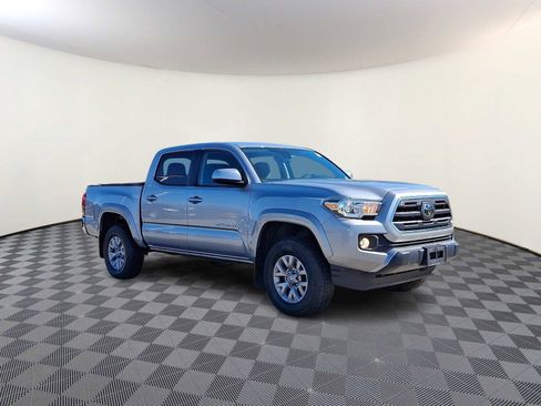 Used 2018 Toyota Tacoma SR5 image 5