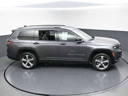 Used 2023 Jeep Grand Cherokee L Limited AWD/4WD image 45
