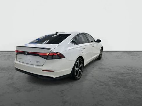 Used 2025 Honda Accord Sport image 3