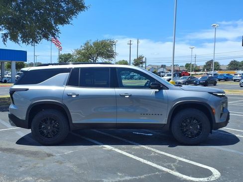 New 2026 Chevrolet Traverse Z71 image 3