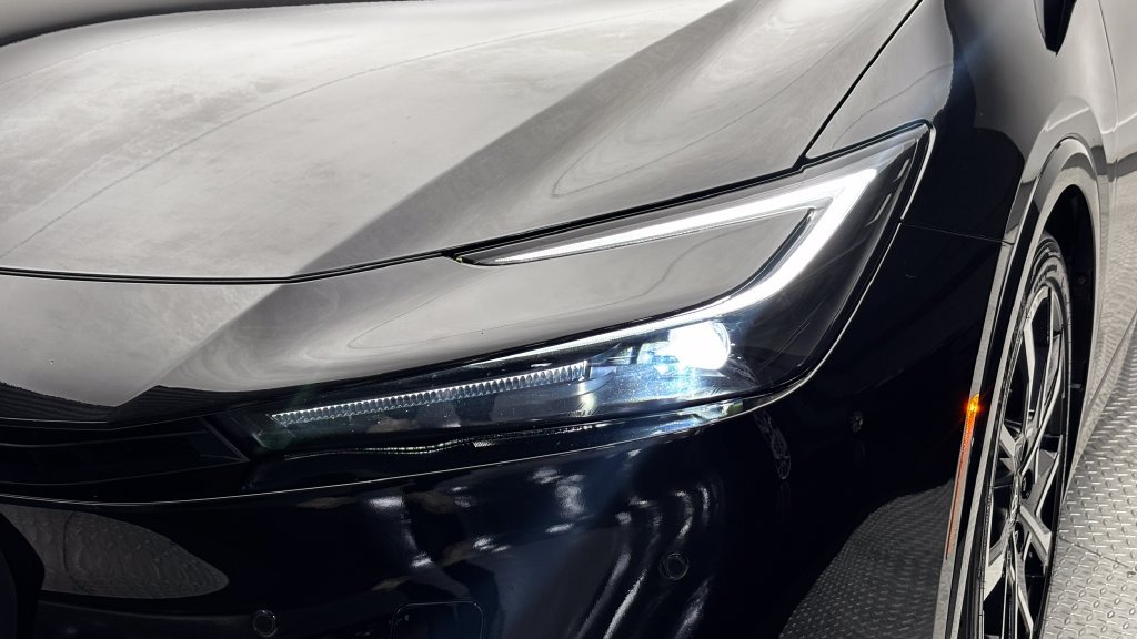 Used 2023 Toyota Prius Prime FWD image 3